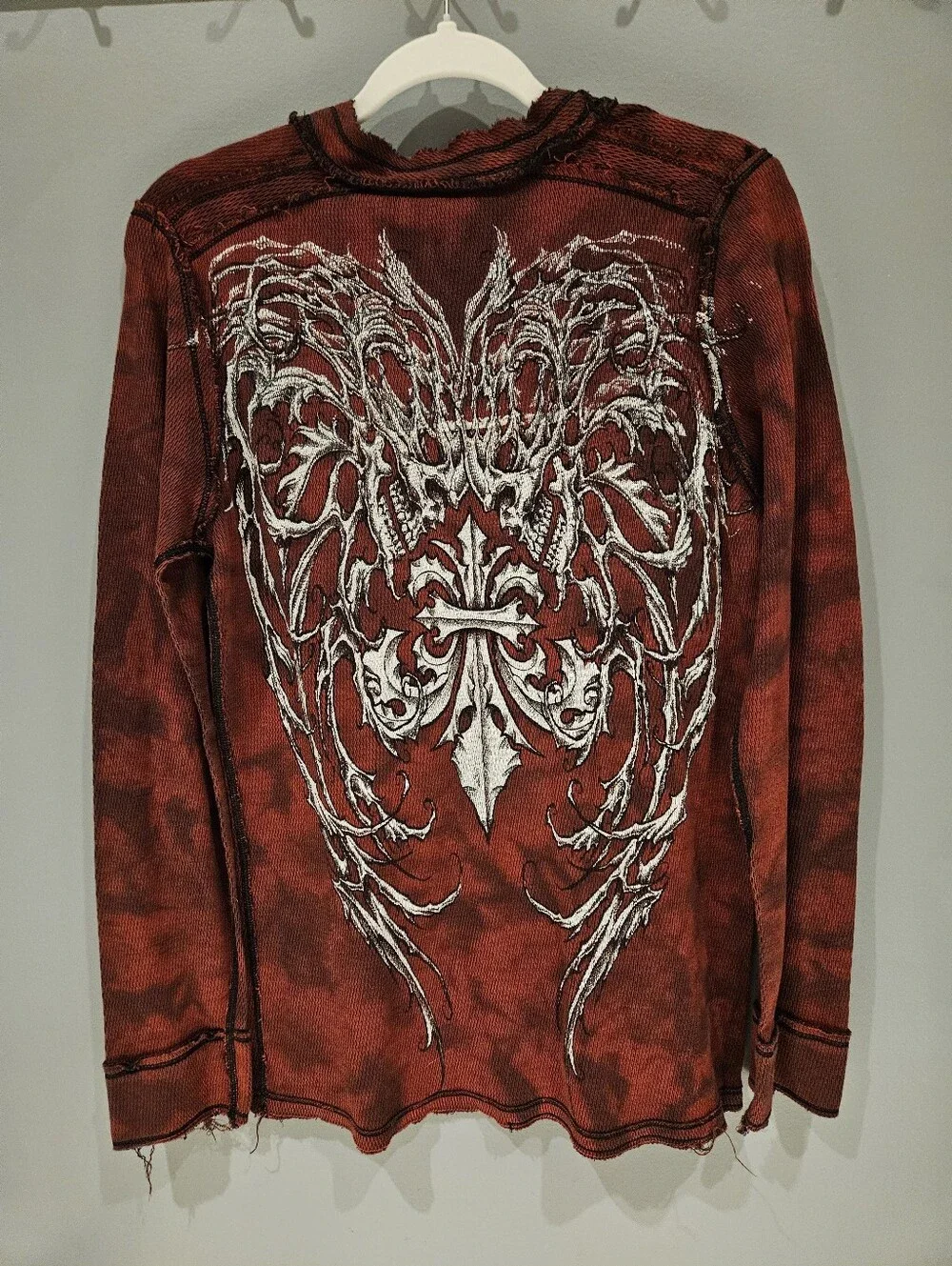 Affliction Burnt Red/Burgandy Distressed Crewneck with White Black Crest - Picture 3 of 5